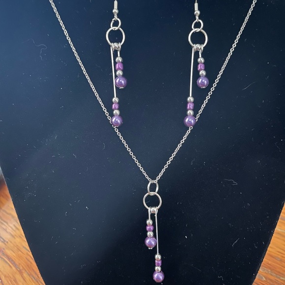 Earrings and necklaces - Picture 4 of 4